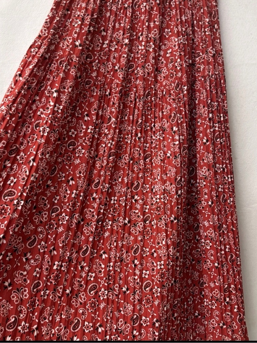 Vintage 90’sred bandanna print Accordion pleated Tiered Button-Front Maxi Skirt - Picture 5 of 7